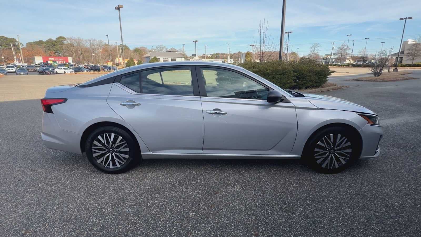 Thumbnail: 2024 Nissan Altima - 9