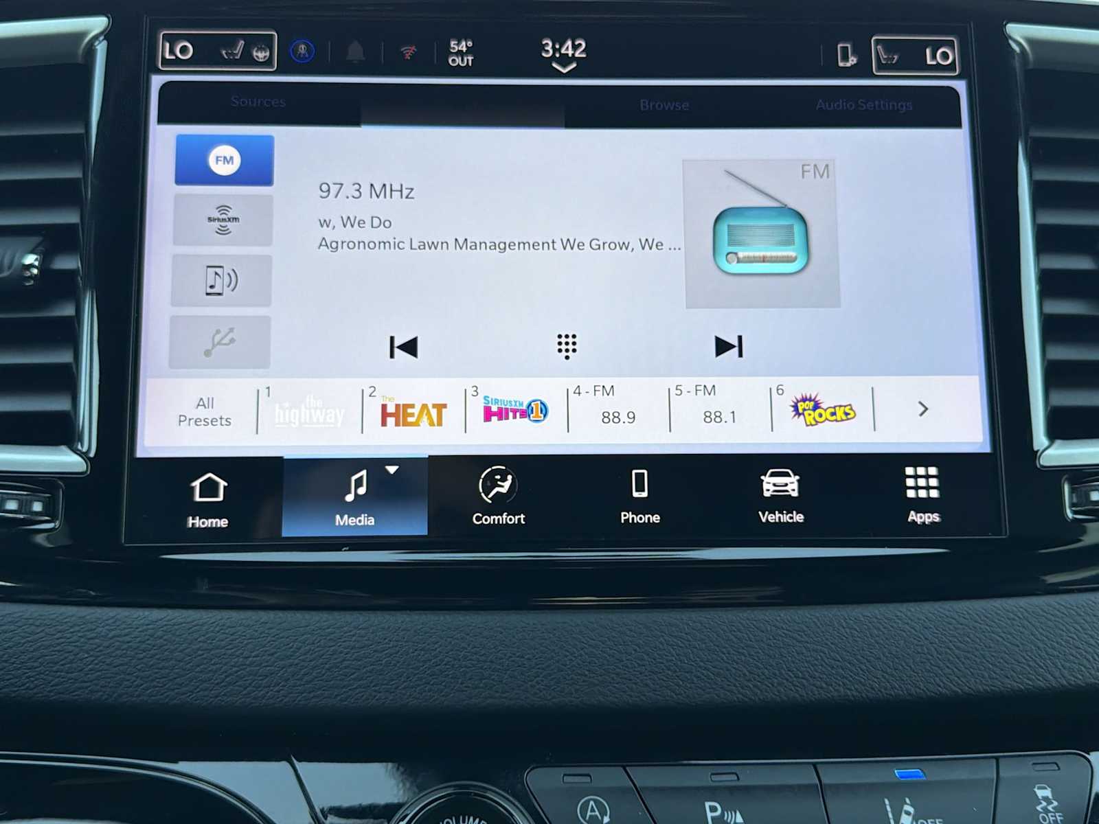 Thumbnail: 2025 Chrysler Pacifica - 12