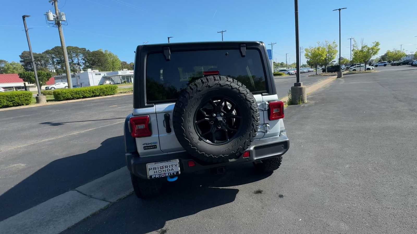 Thumbnail: 2024 Jeep Wrangler - 9