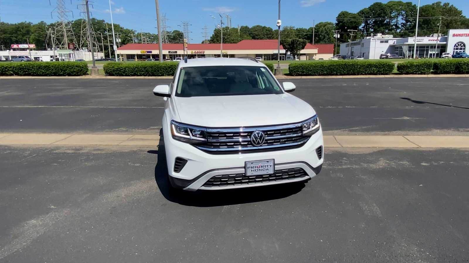 Thumbnail: 2022 Volkswagen Atlas - 3