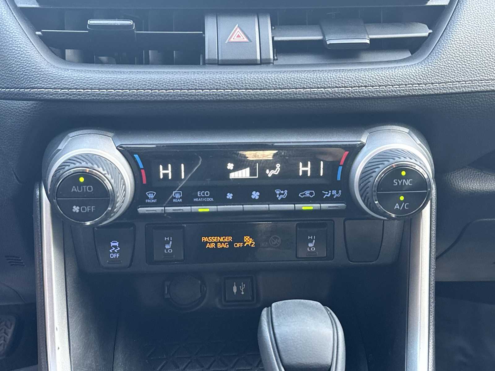 Thumbnail: 2019 Toyota RAV4 - 17