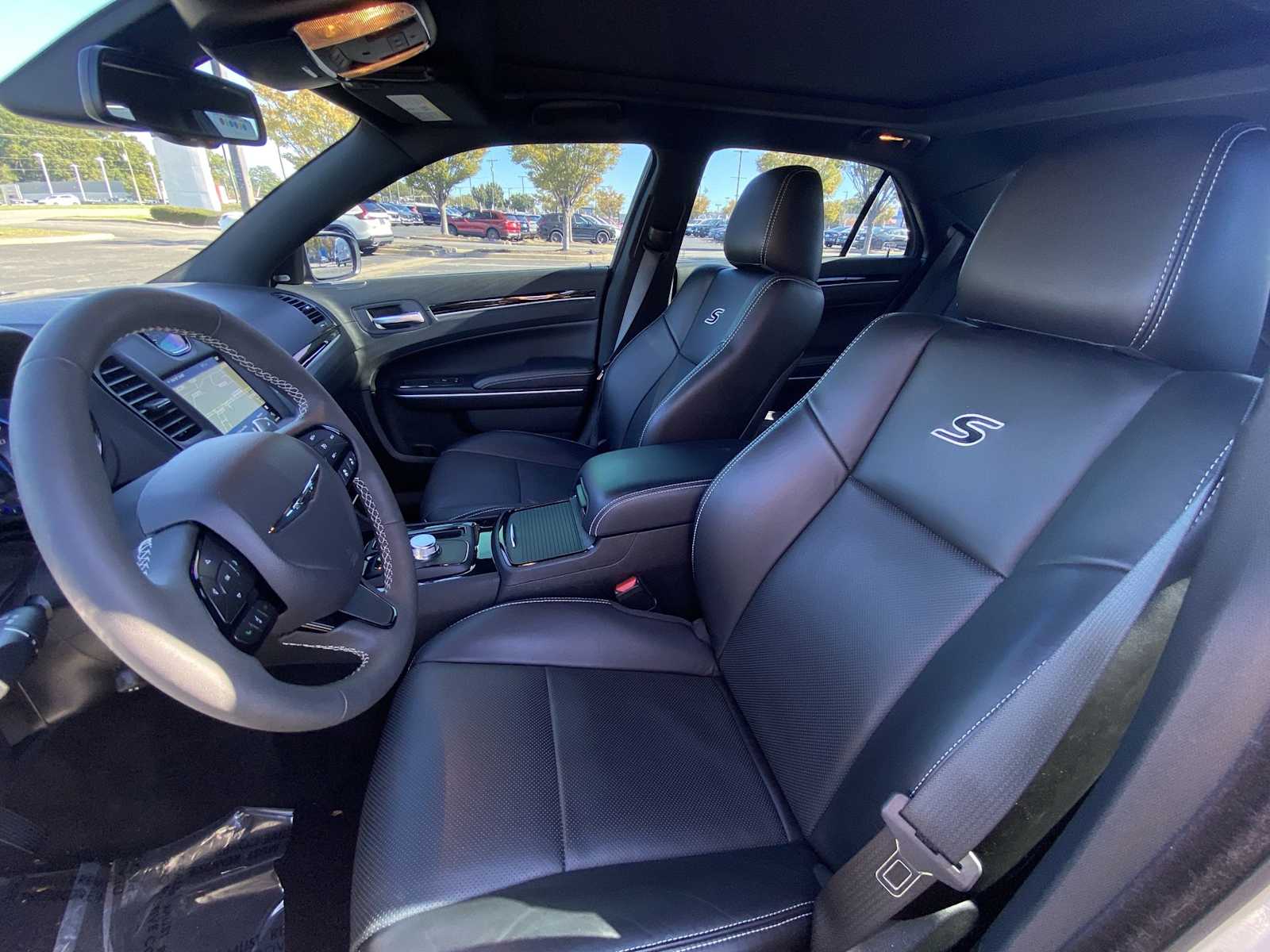 Thumbnail: 2023 Chrysler 300 - 13