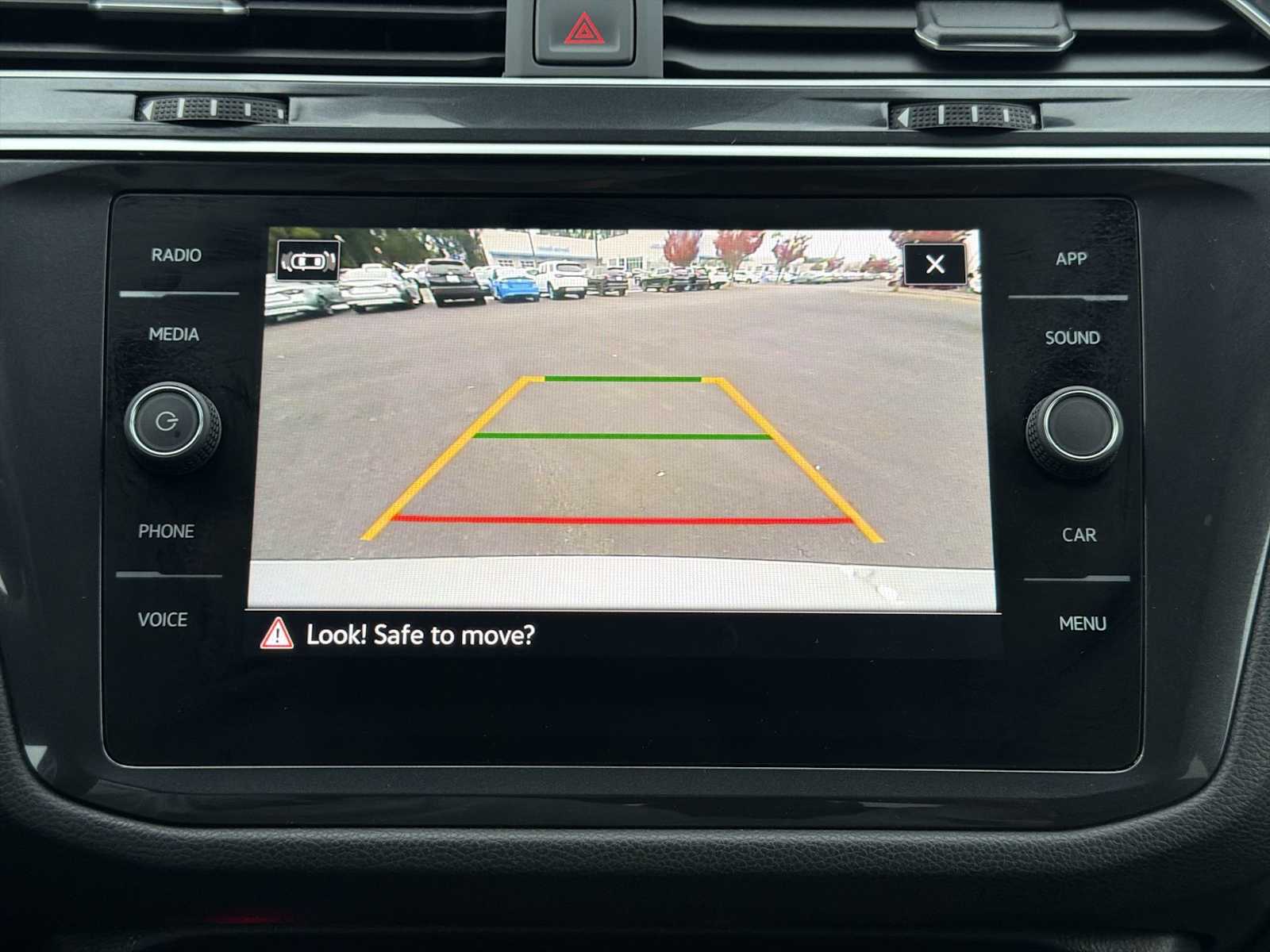 Thumbnail: 2024 Volkswagen Tiguan - 23