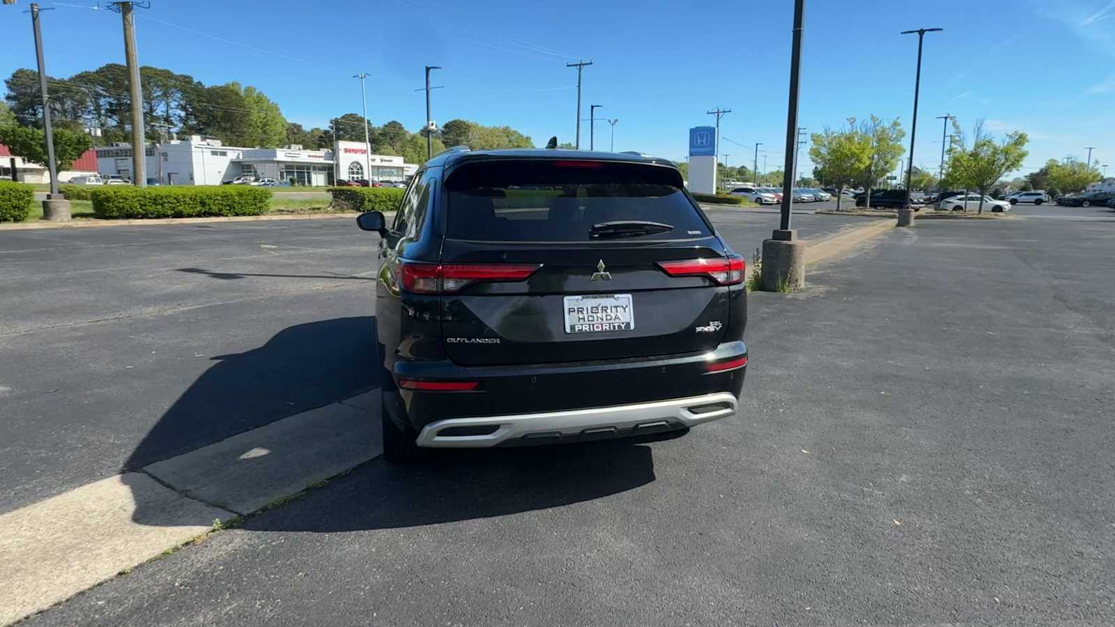 Thumbnail: 2024 Mitsubishi Outlander - 7