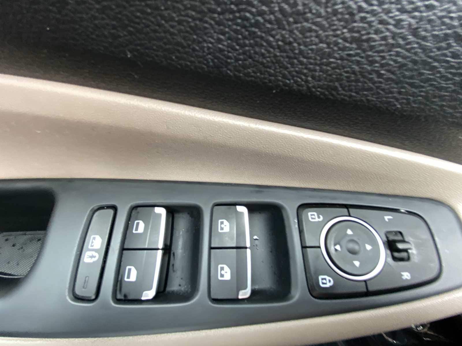 Thumbnail: 2022 Hyundai Santa Fe - 15