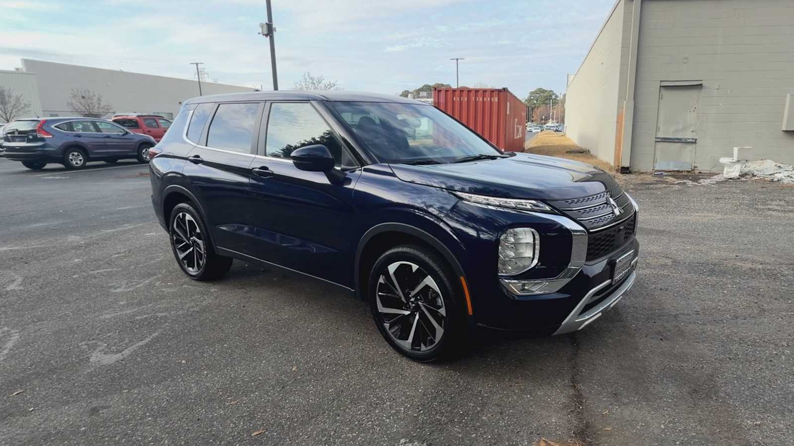 Thumbnail: 2023 Mitsubishi Outlander - 2