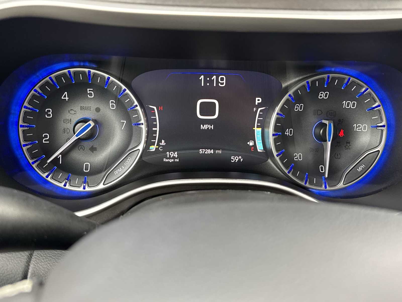 Thumbnail: 2023 Chrysler Pacifica - 10