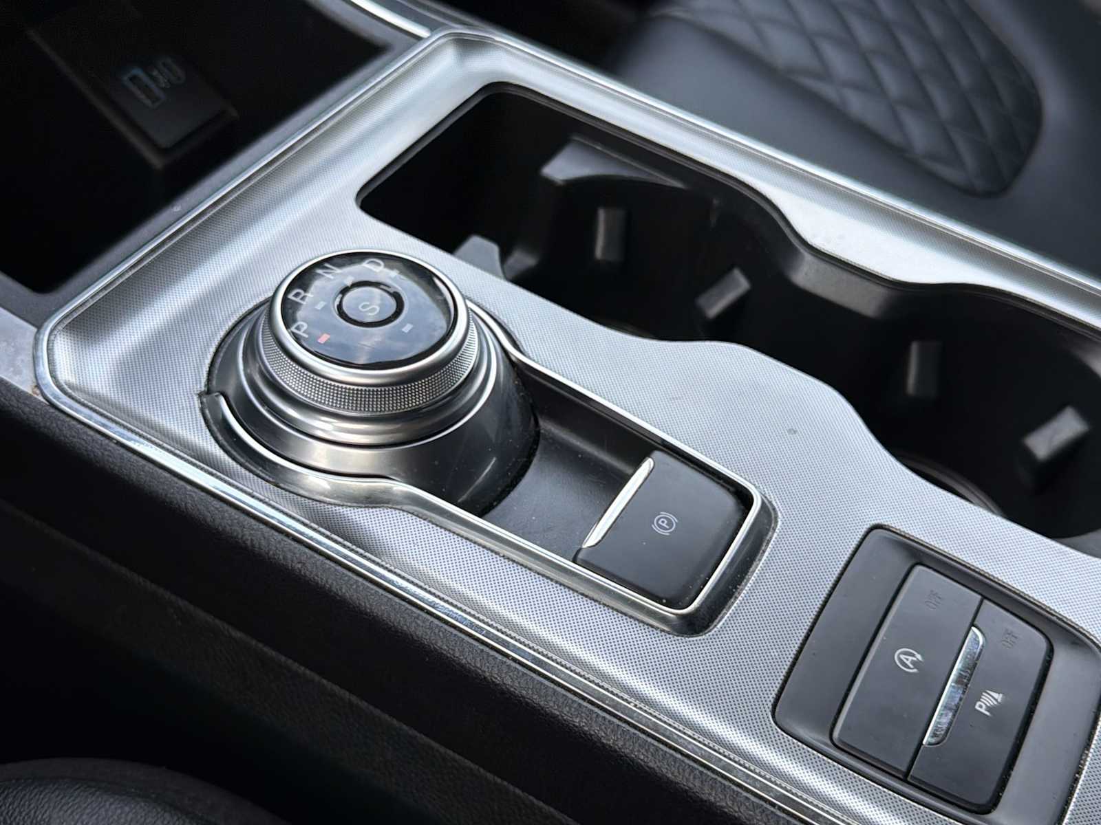 Thumbnail: 2024 Ford Edge - 20