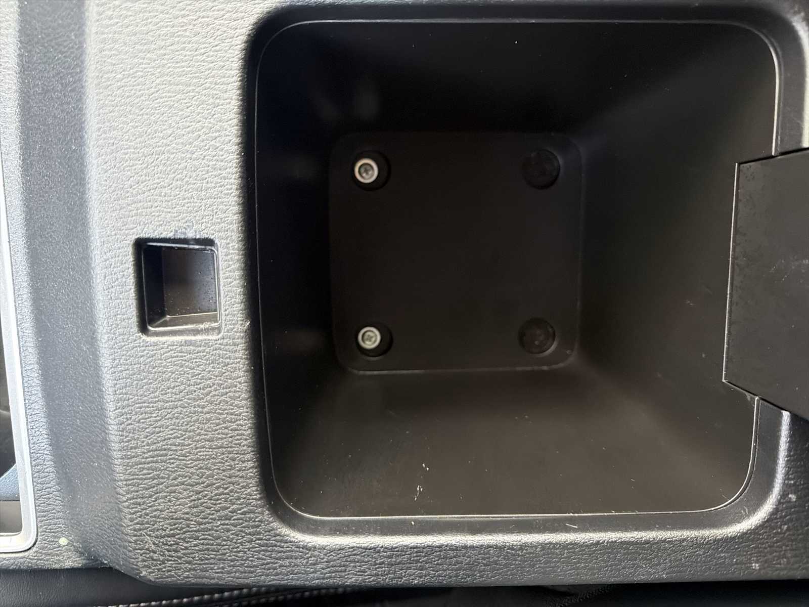 Thumbnail: 2023 Mitsubishi Outlander - 23