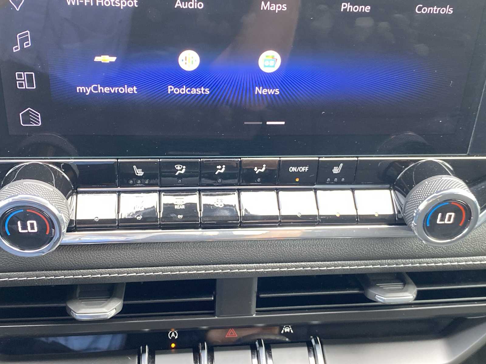 Thumbnail: 2024 Chevrolet Colorado - 16