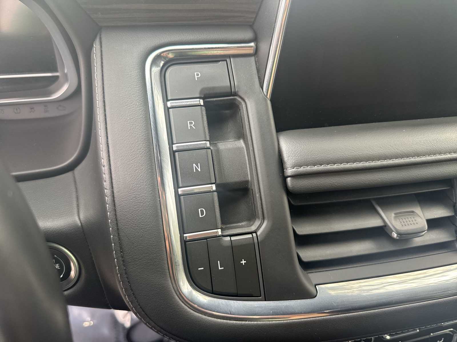 Thumbnail: 2023 Chevrolet Tahoe - 20