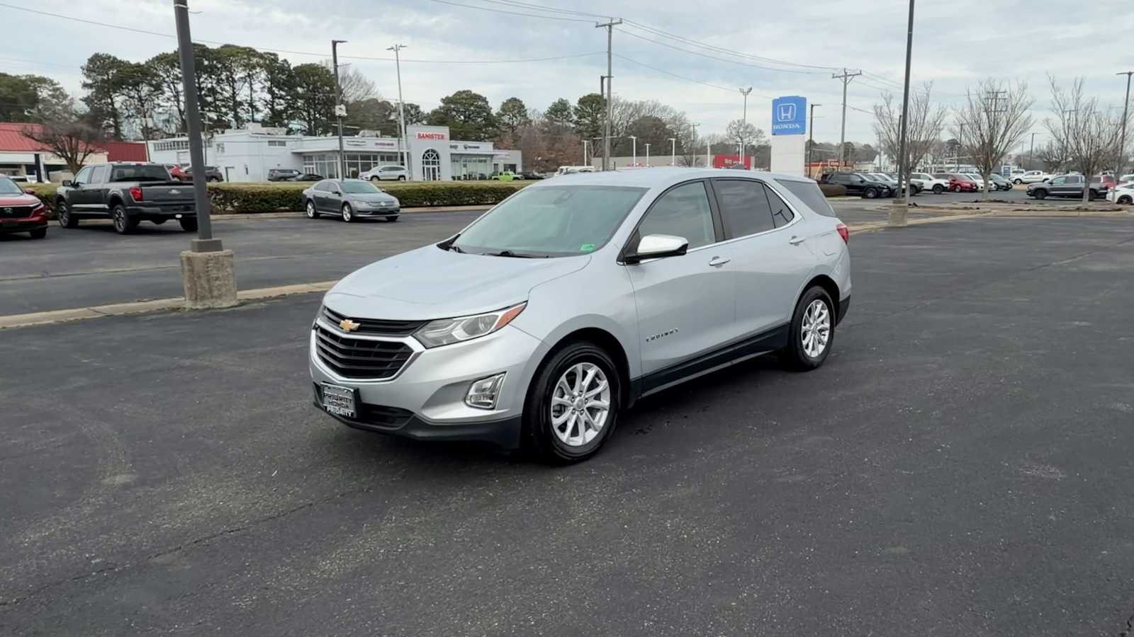 Thumbnail: 2021 Chevrolet Equinox - 4