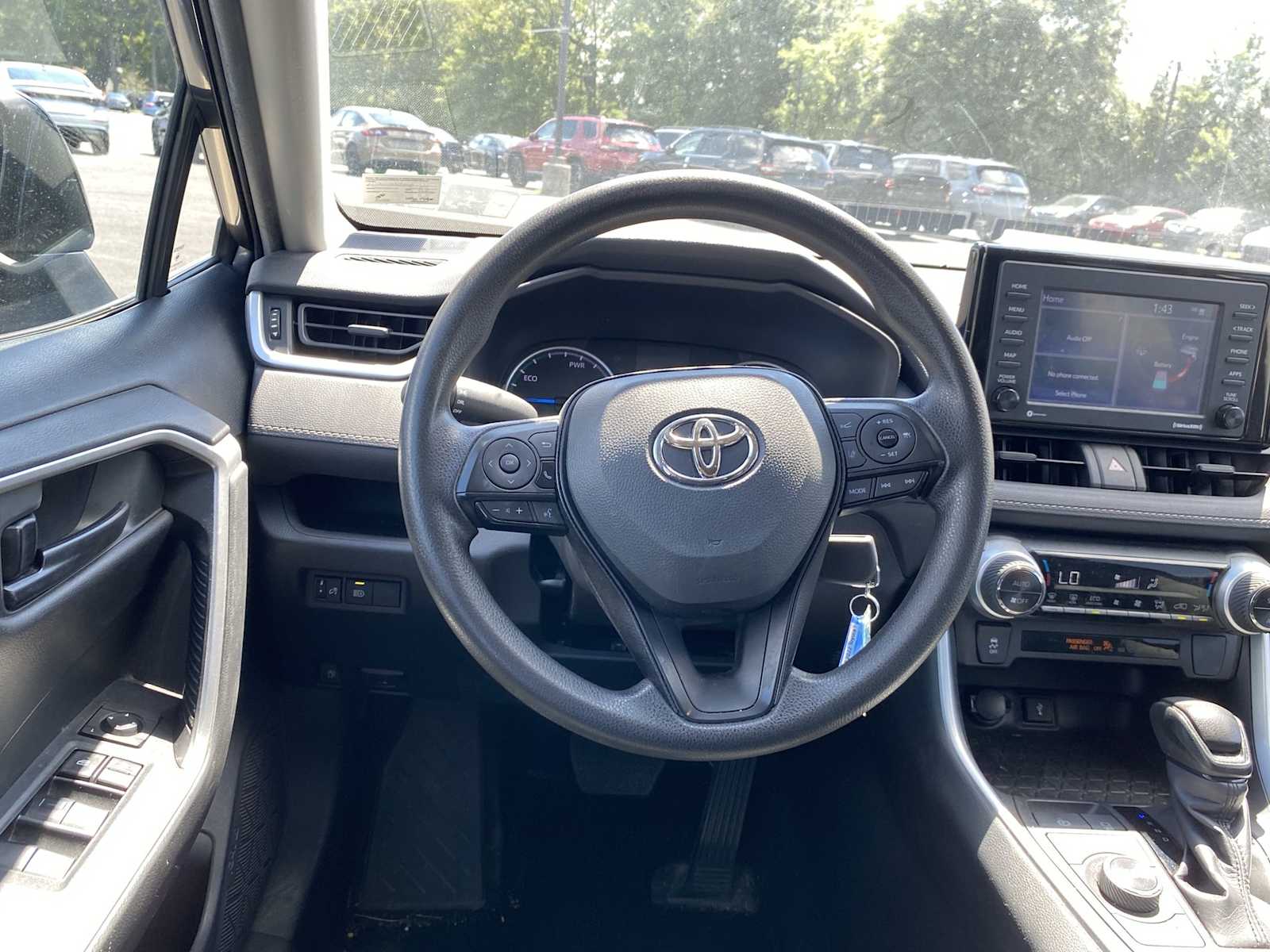 Thumbnail: 2022 Toyota RAV4 - 11