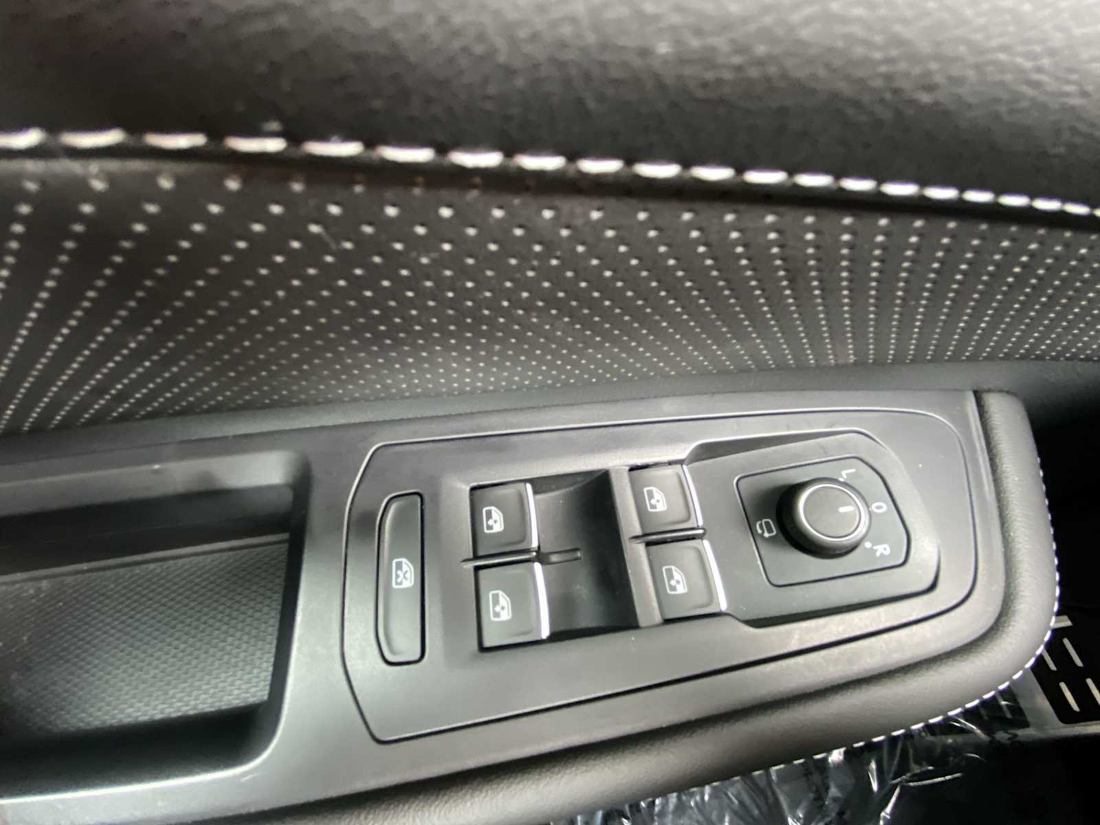 Thumbnail: 2025 Volkswagen Atlas - 15