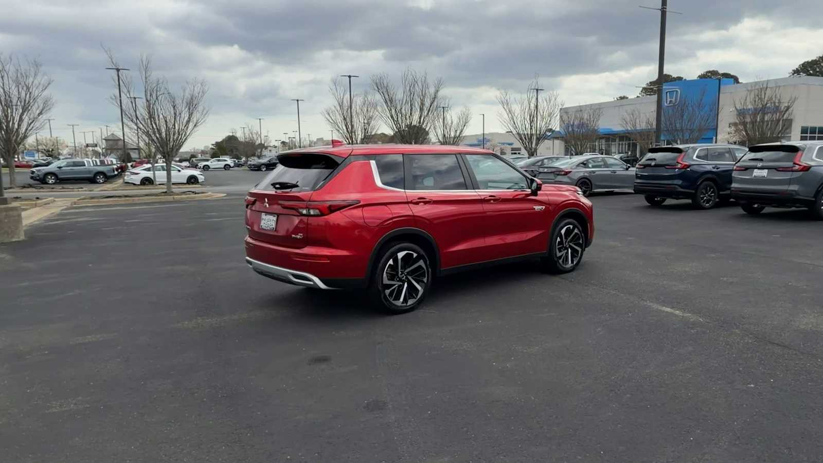 Thumbnail: 2024 Mitsubishi Outlander - 8