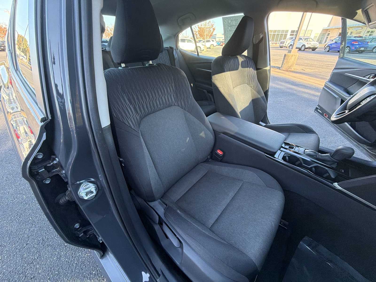 Thumbnail: 2025 Toyota Camry - 25