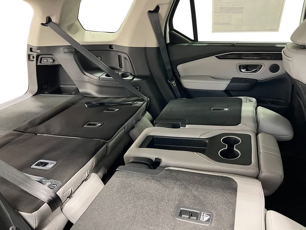 2025 Honda Pilot Elite 39