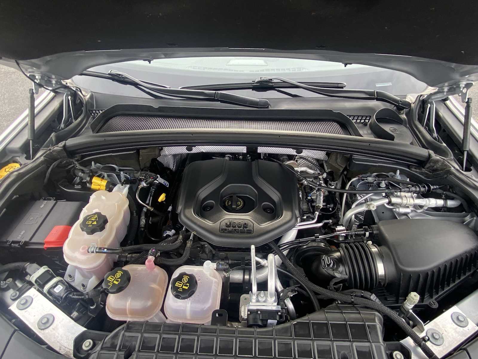 Thumbnail: 2024 Jeep Grand Cherokee - 18