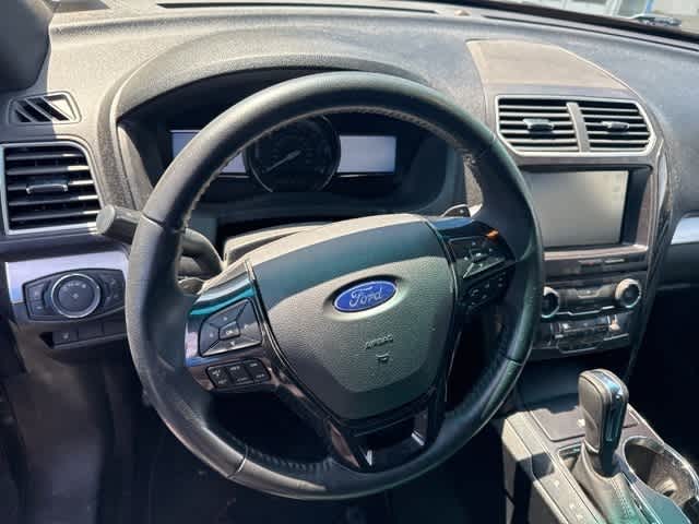 Thumbnail: 2016 Ford Explorer - 18