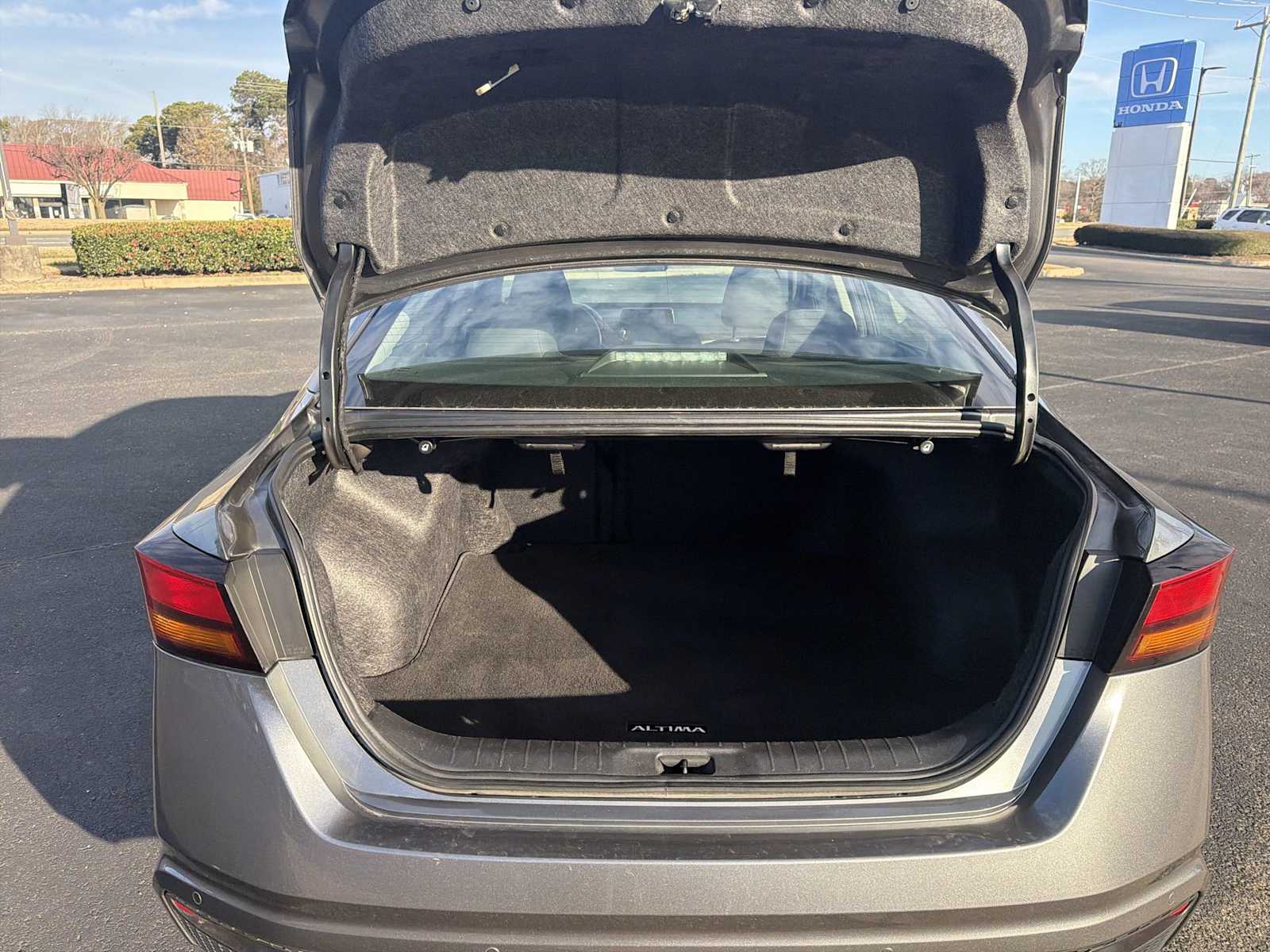 Thumbnail: 2023 Nissan Altima - 19