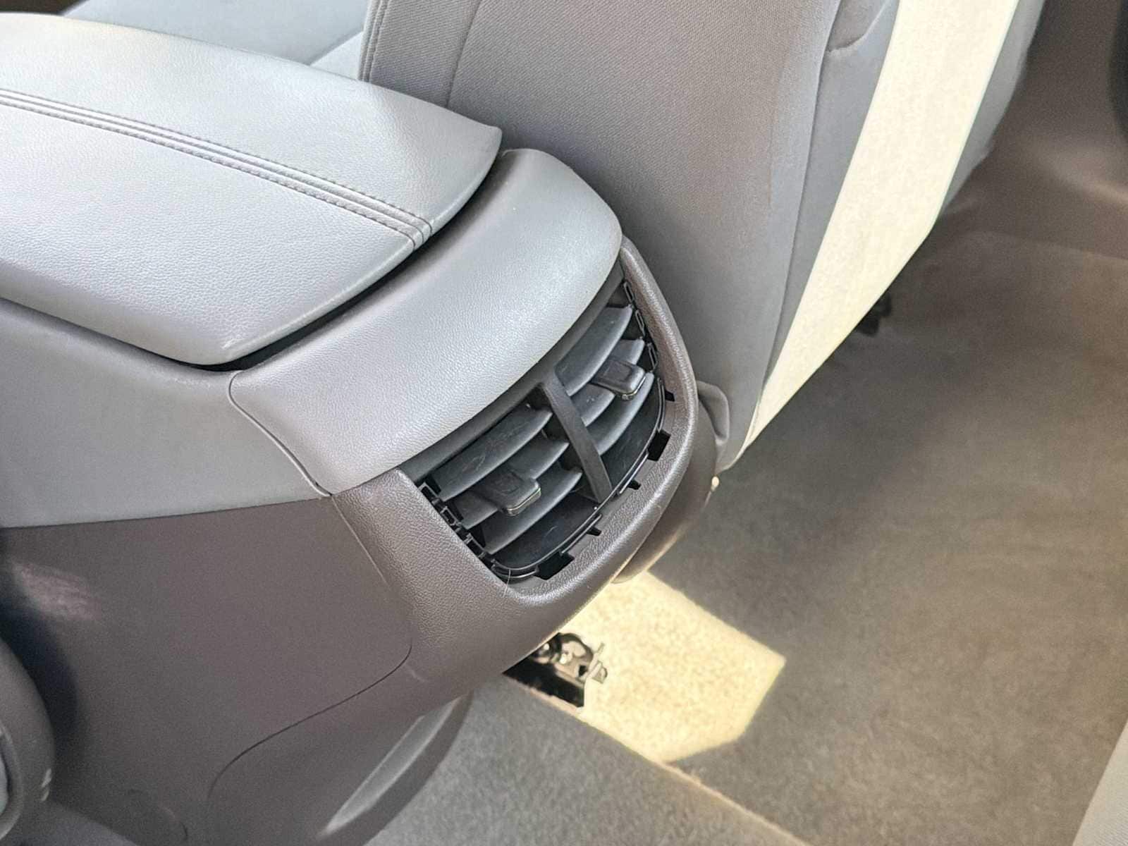 Thumbnail: 2023 Chevrolet Malibu - 21