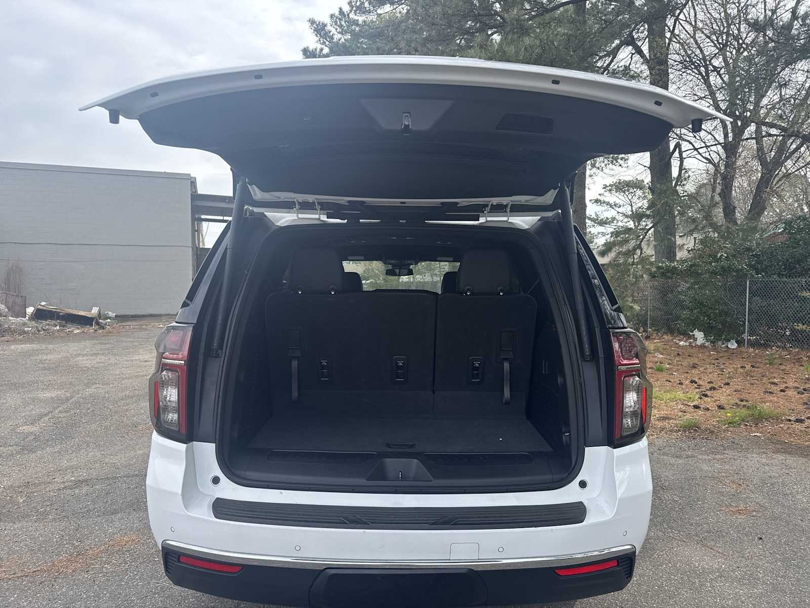 Thumbnail: 2023 Chevrolet Tahoe - 19