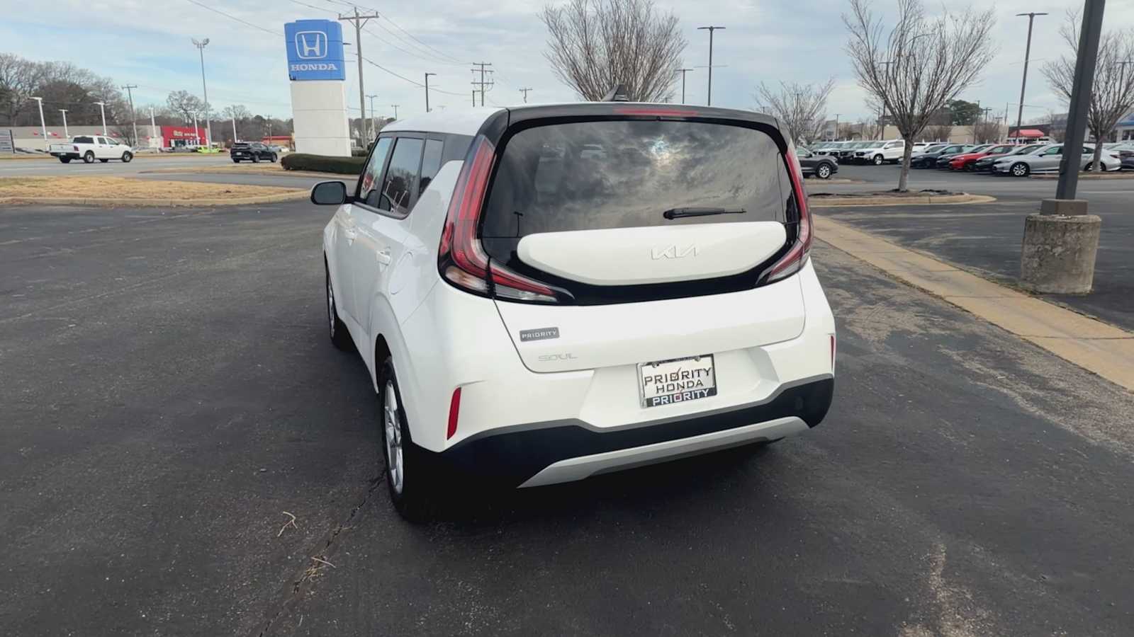 Thumbnail: 2023 Kia Soul - 7