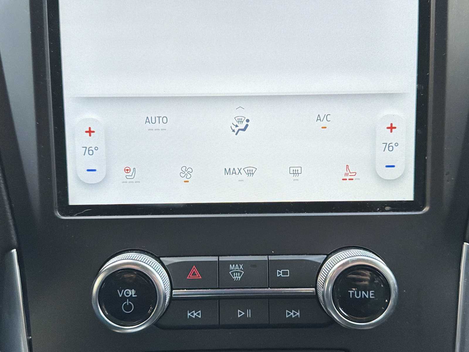 Thumbnail: 2024 Ford Edge - 16