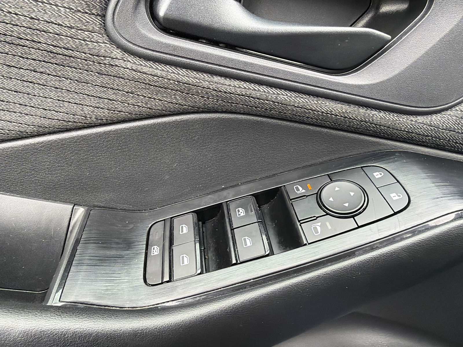 Thumbnail: 2023 Nissan Rogue - 15