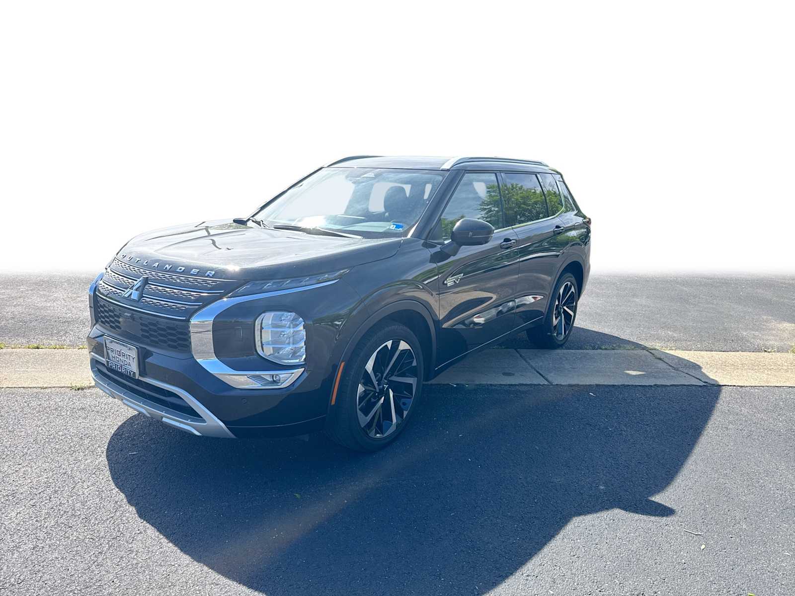 Thumbnail: 2024 Mitsubishi Outlander - 1