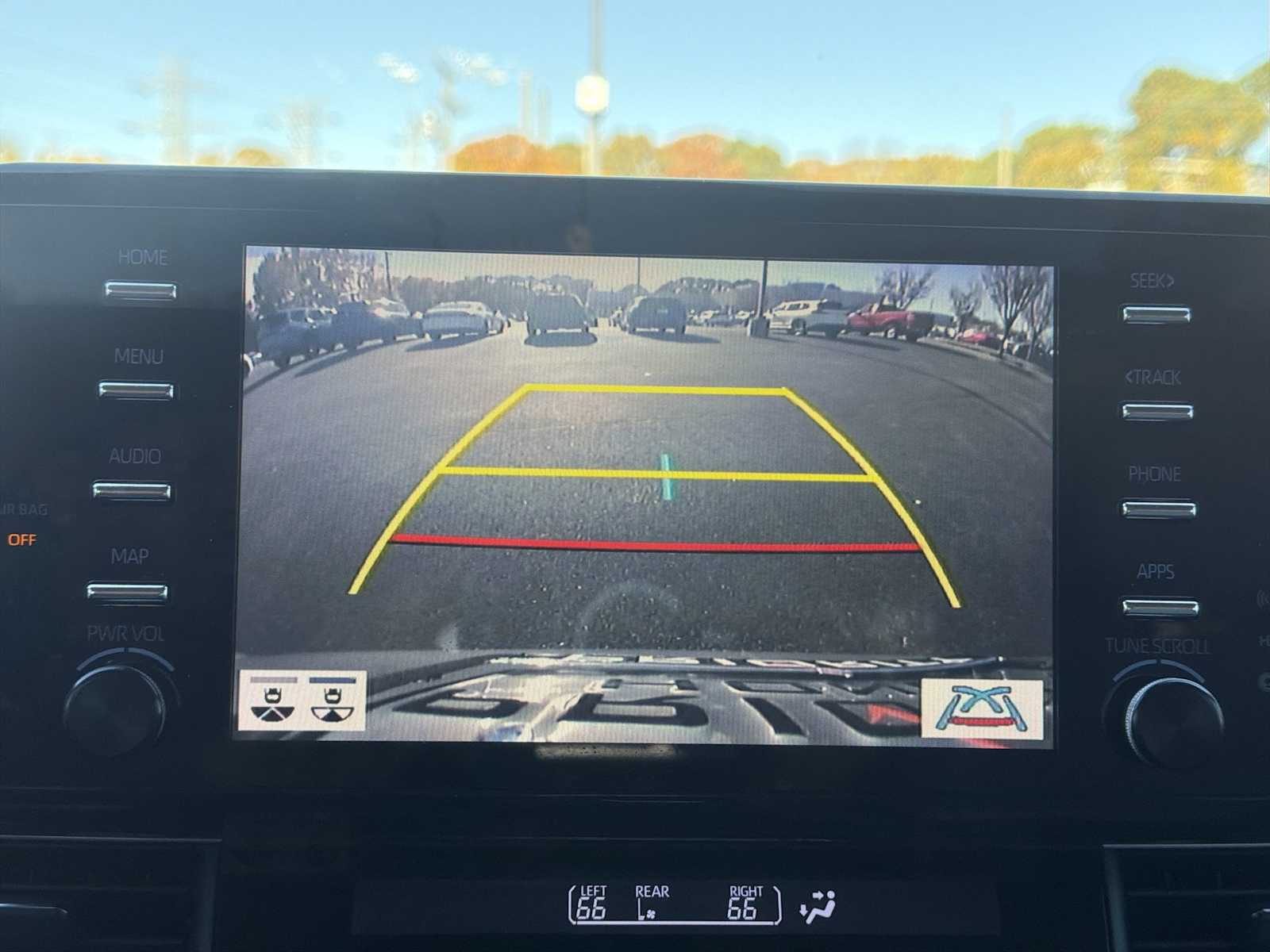 Thumbnail: 2021 Toyota Sienna - 24