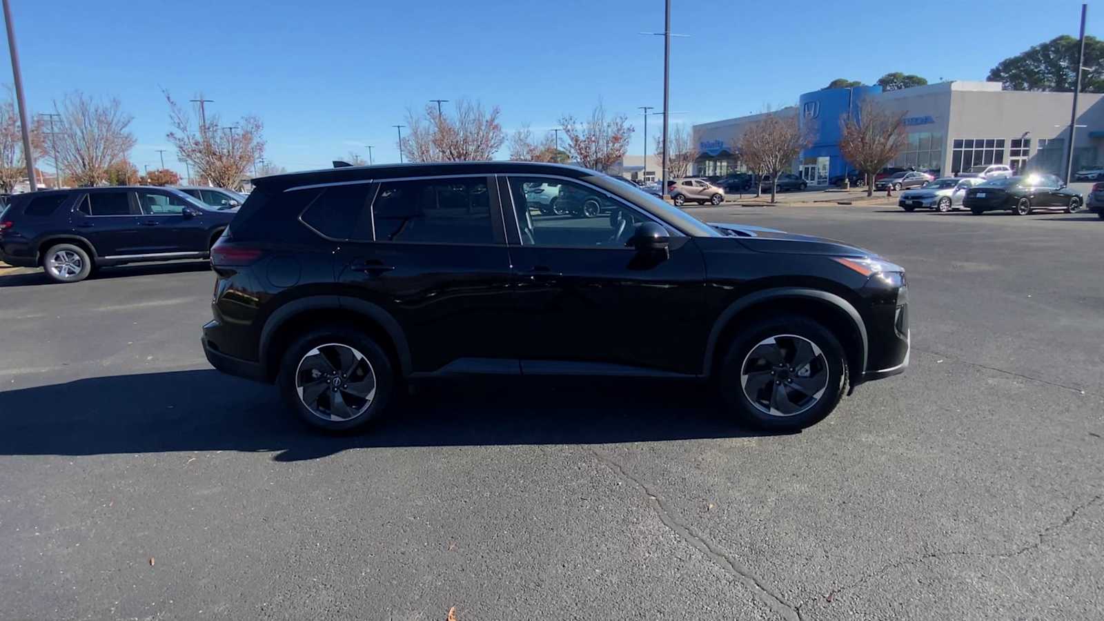 Thumbnail: 2025 Nissan Rogue - 9