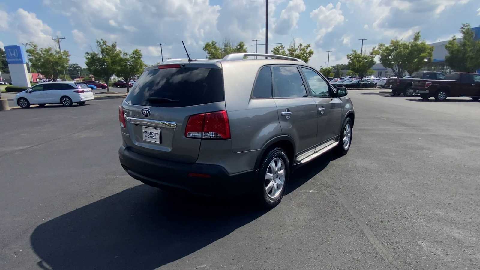 Thumbnail: 2013 Kia Sorento - 8