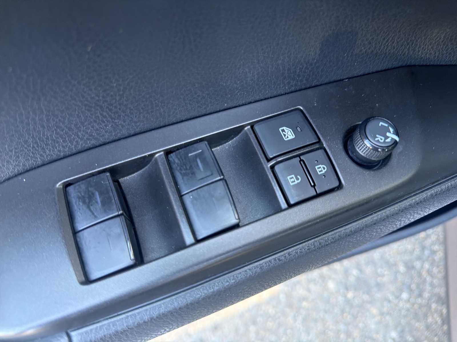 Thumbnail: 2023 Toyota Camry - 15