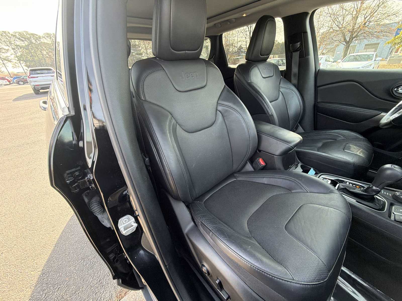 Thumbnail: 2021 Jeep Cherokee - 26