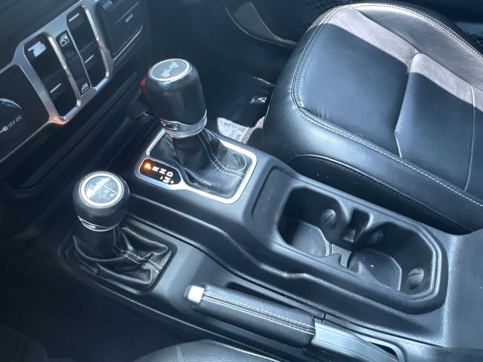 Thumbnail: 2020 Jeep Wrangler - 21