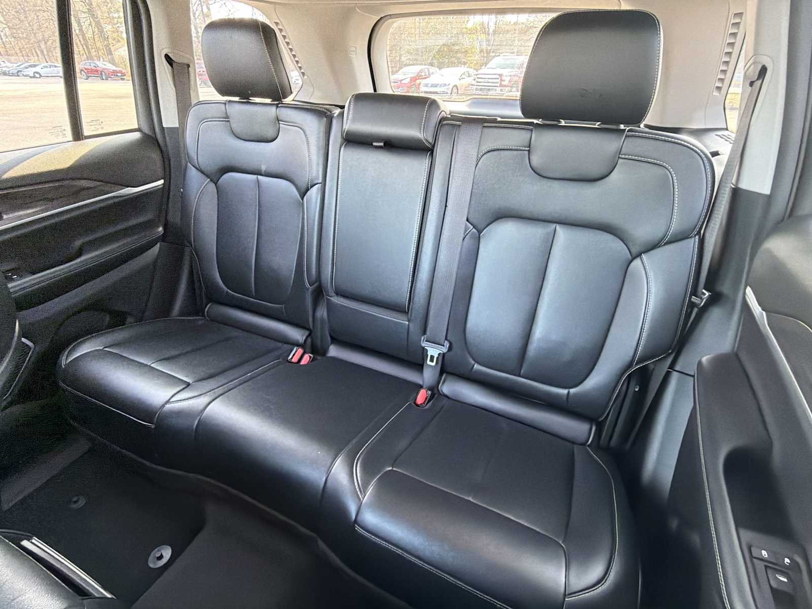 Thumbnail: 2024 Jeep Grand Cherokee - 25