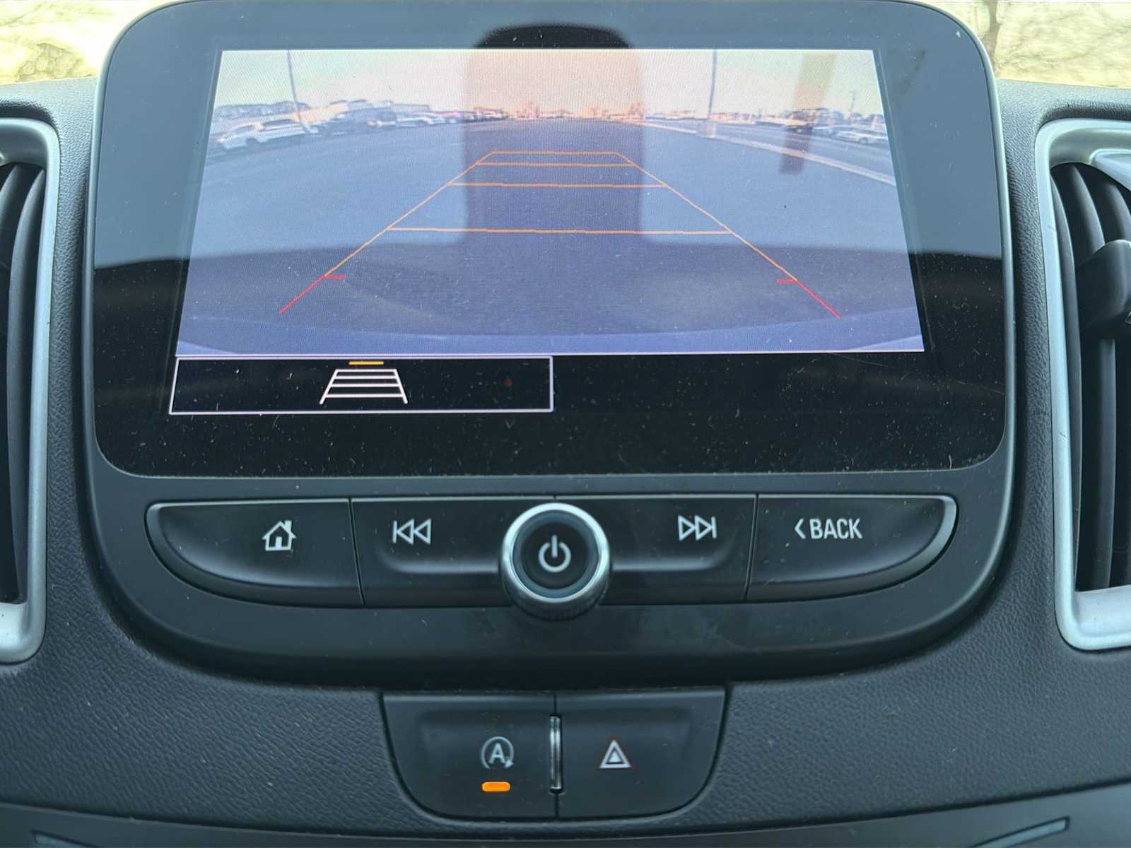 Thumbnail: 2022 Chevrolet Malibu - 22