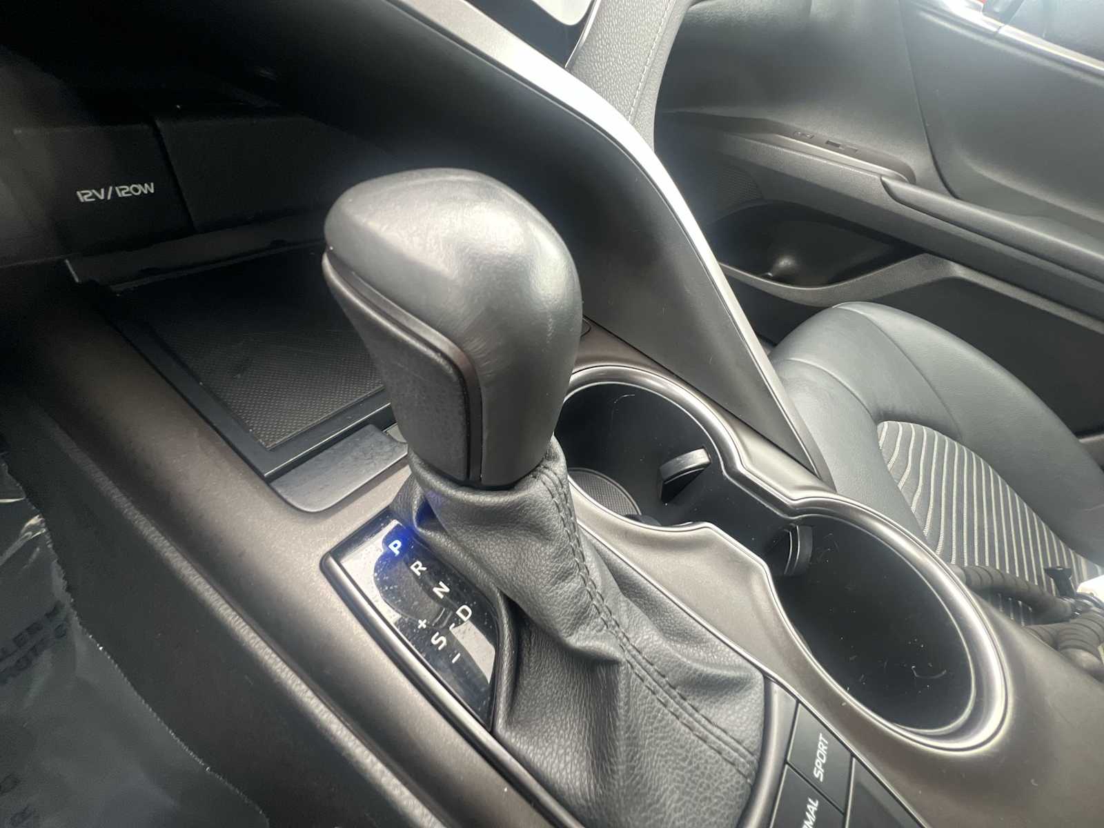 Thumbnail: 2023 Toyota Camry - 21