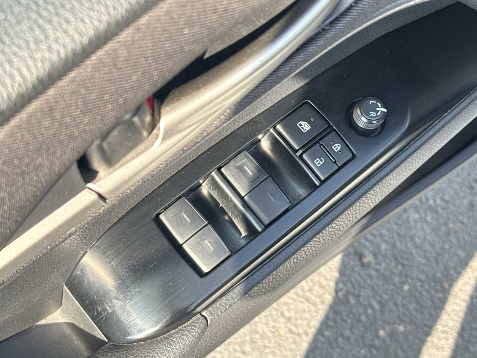 Thumbnail: 2025 Toyota Camry - 15