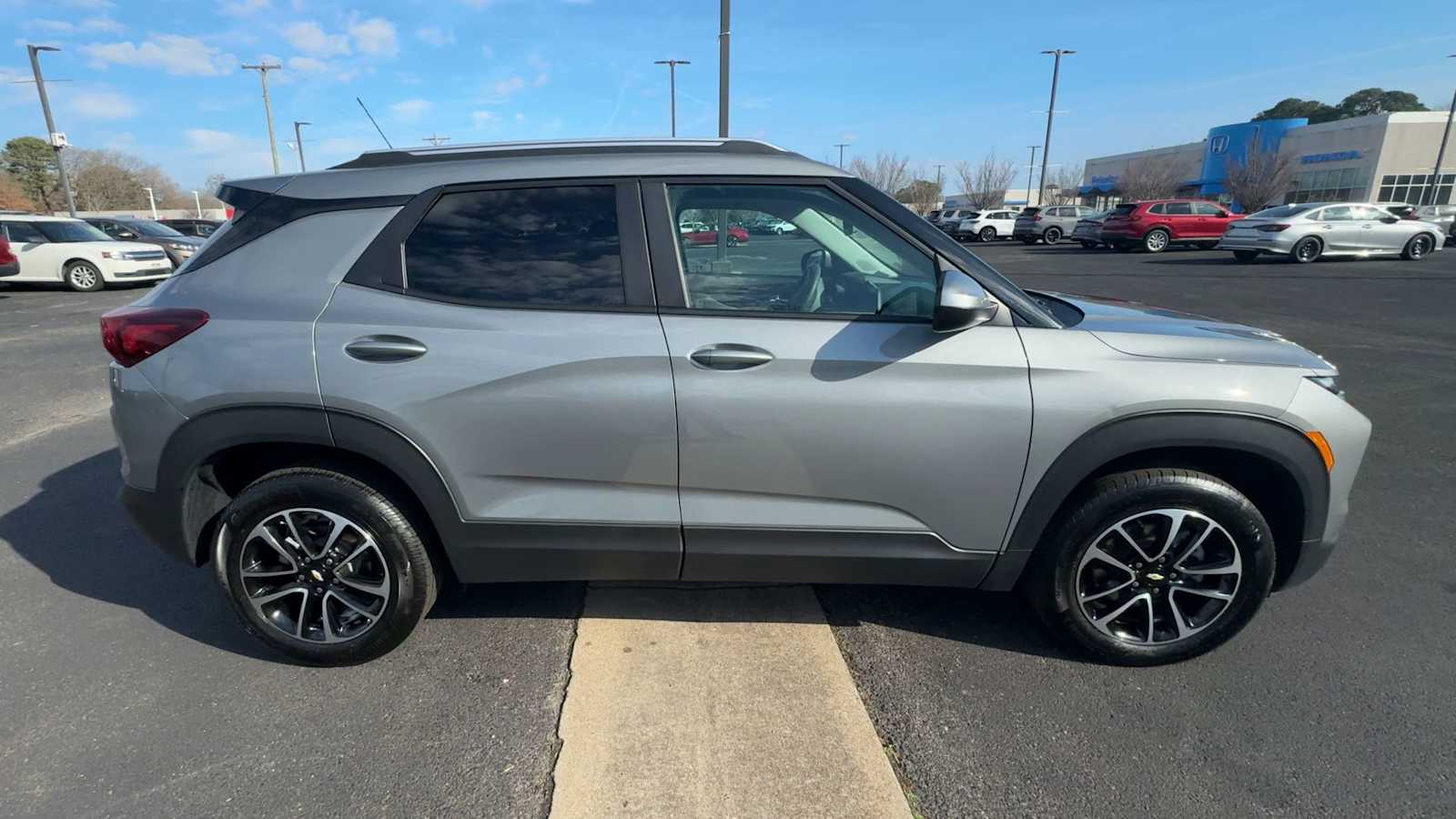 Thumbnail: 2025 Chevrolet TrailBlazer - 9