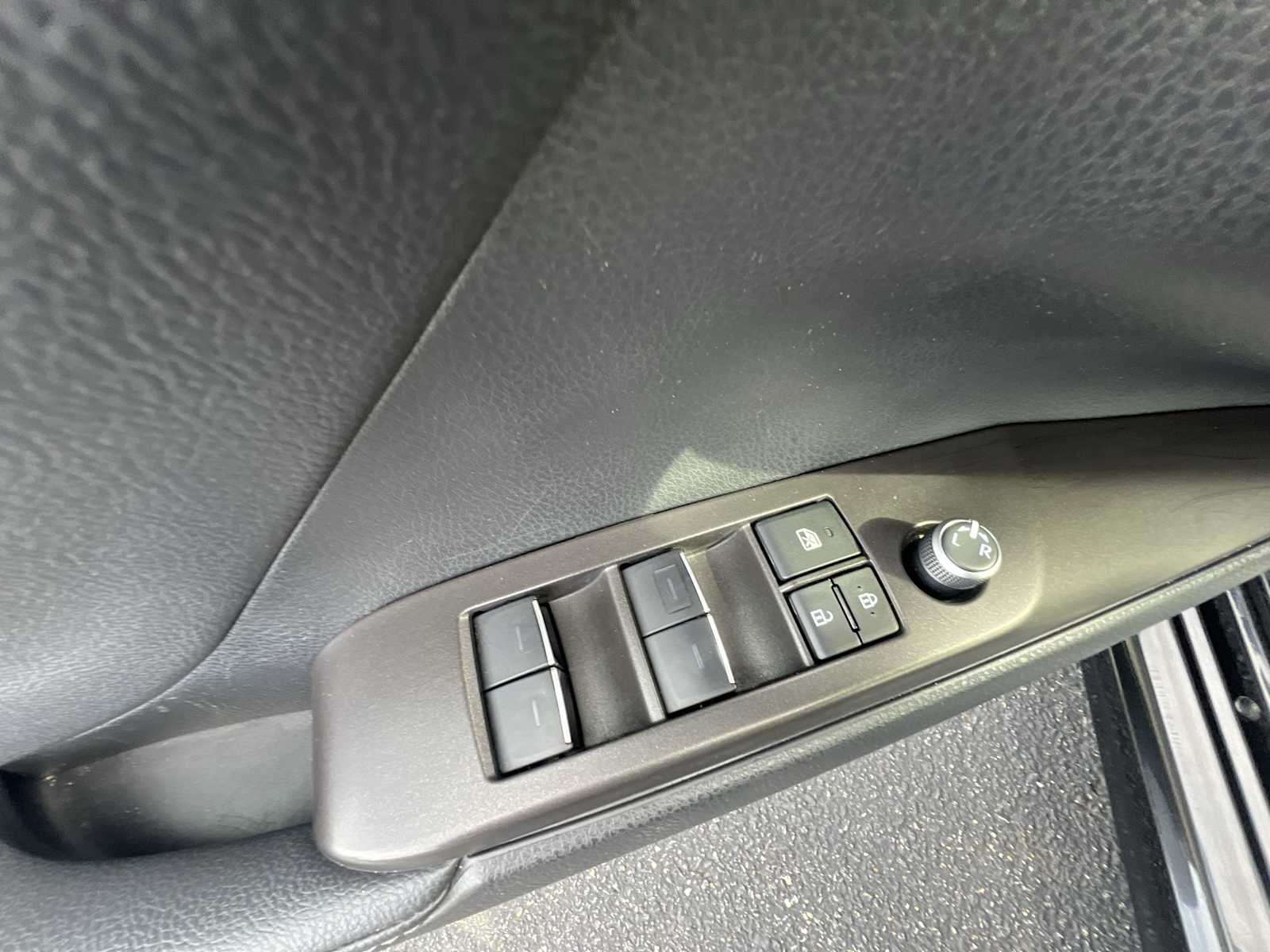 Thumbnail: 2023 Toyota Camry - 15