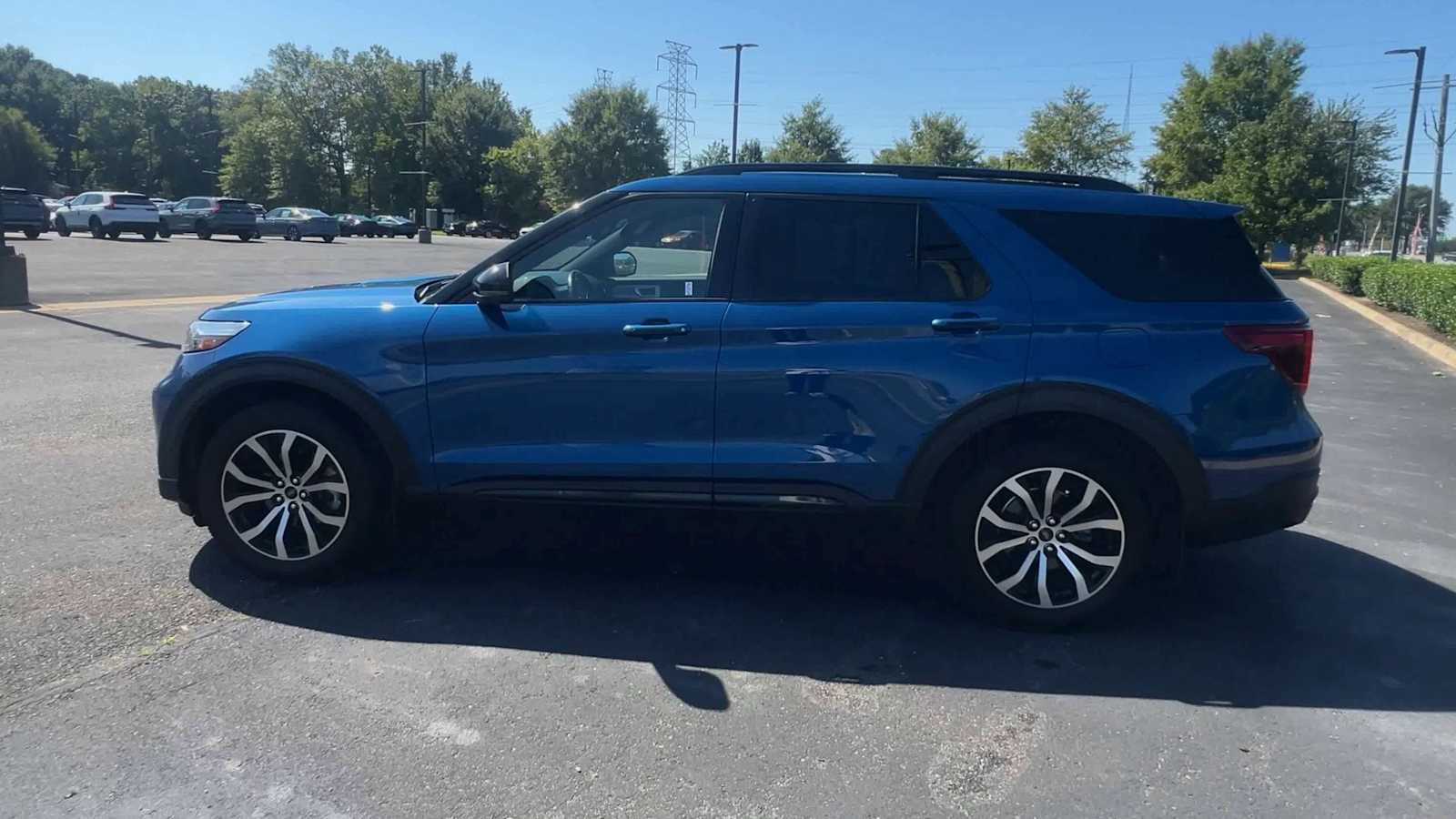 Thumbnail: 2020 Ford Explorer - 5