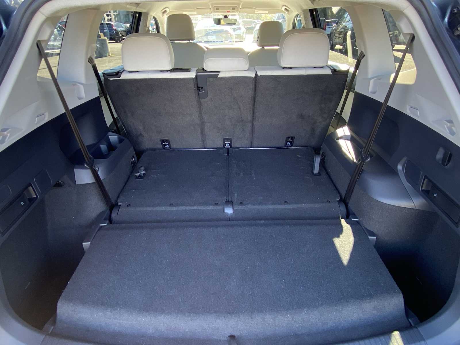 Thumbnail: 2021 Volkswagen Tiguan - 19