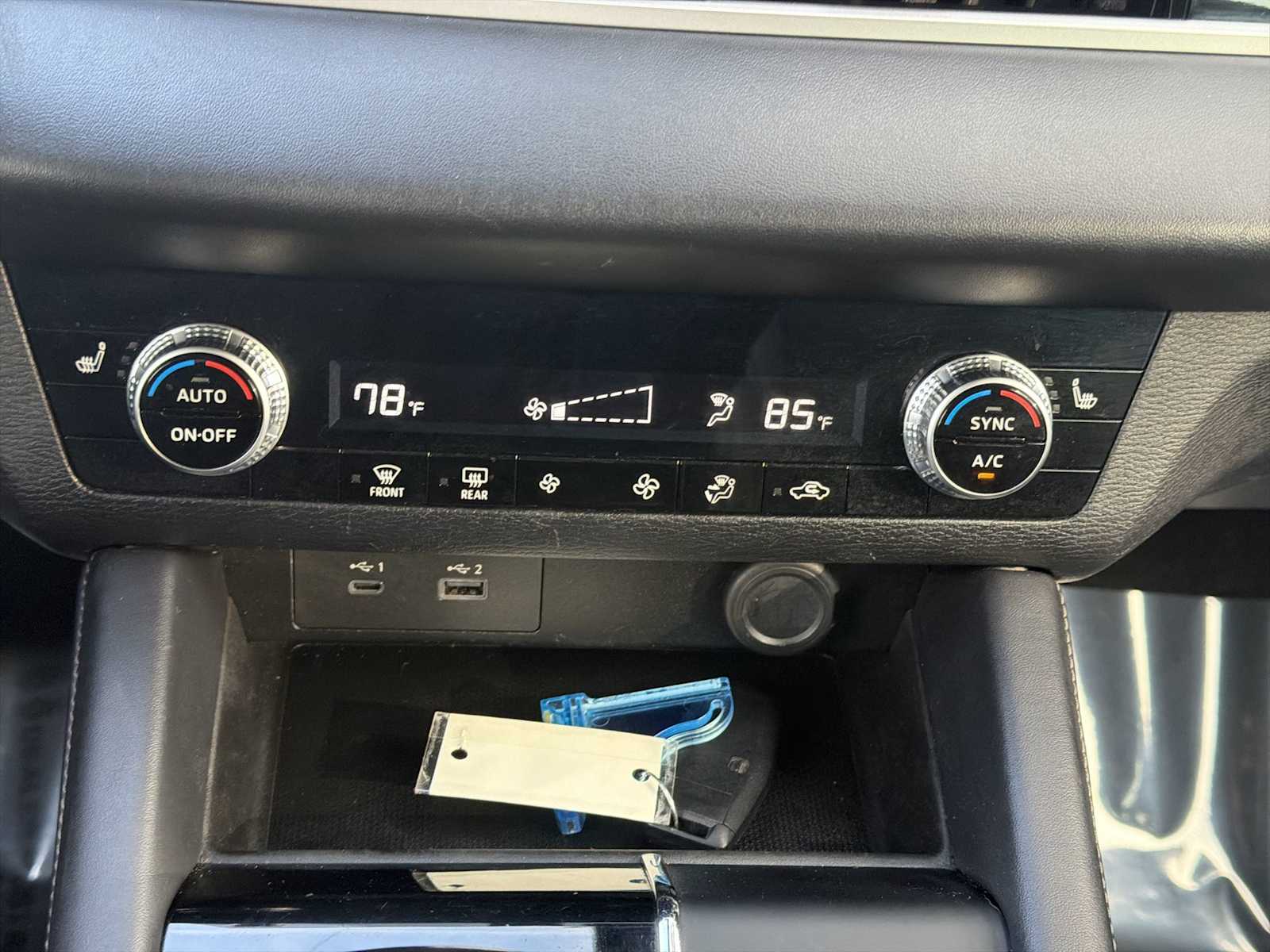 Thumbnail: 2023 Mitsubishi Outlander - 16