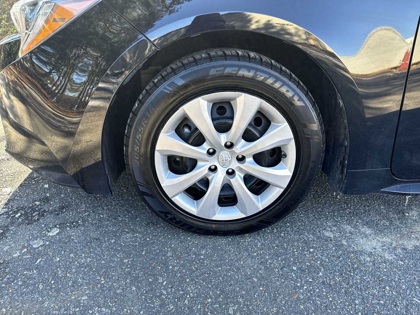 Thumbnail: 2023 Toyota Corolla - 18