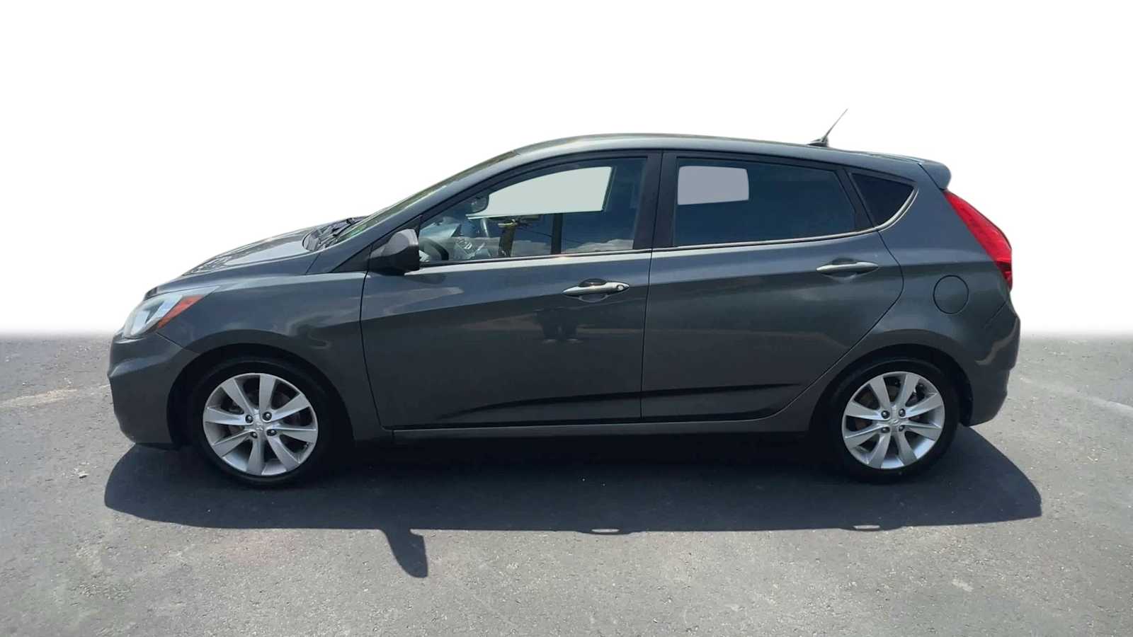 Thumbnail: 2012 Hyundai Accent - 5