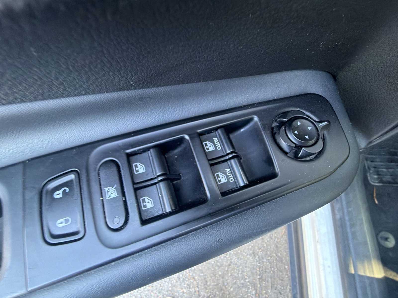 Thumbnail: 2023 Jeep Renegade - 15