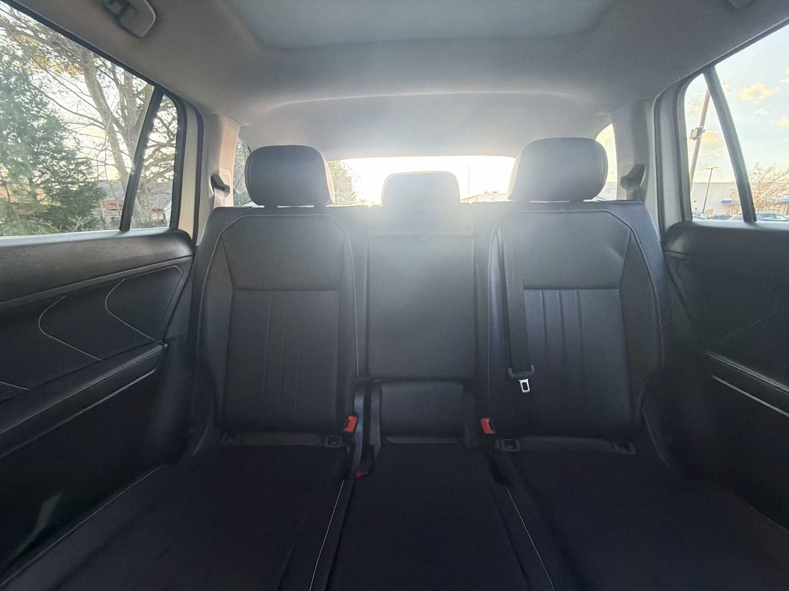 Thumbnail: 2022 Volkswagen Tiguan - 25