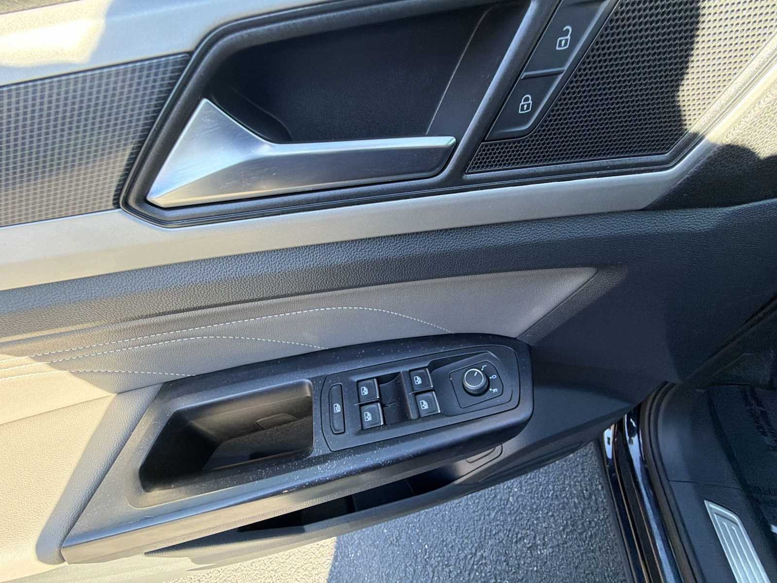 Thumbnail: 2021 Volkswagen Atlas - 15